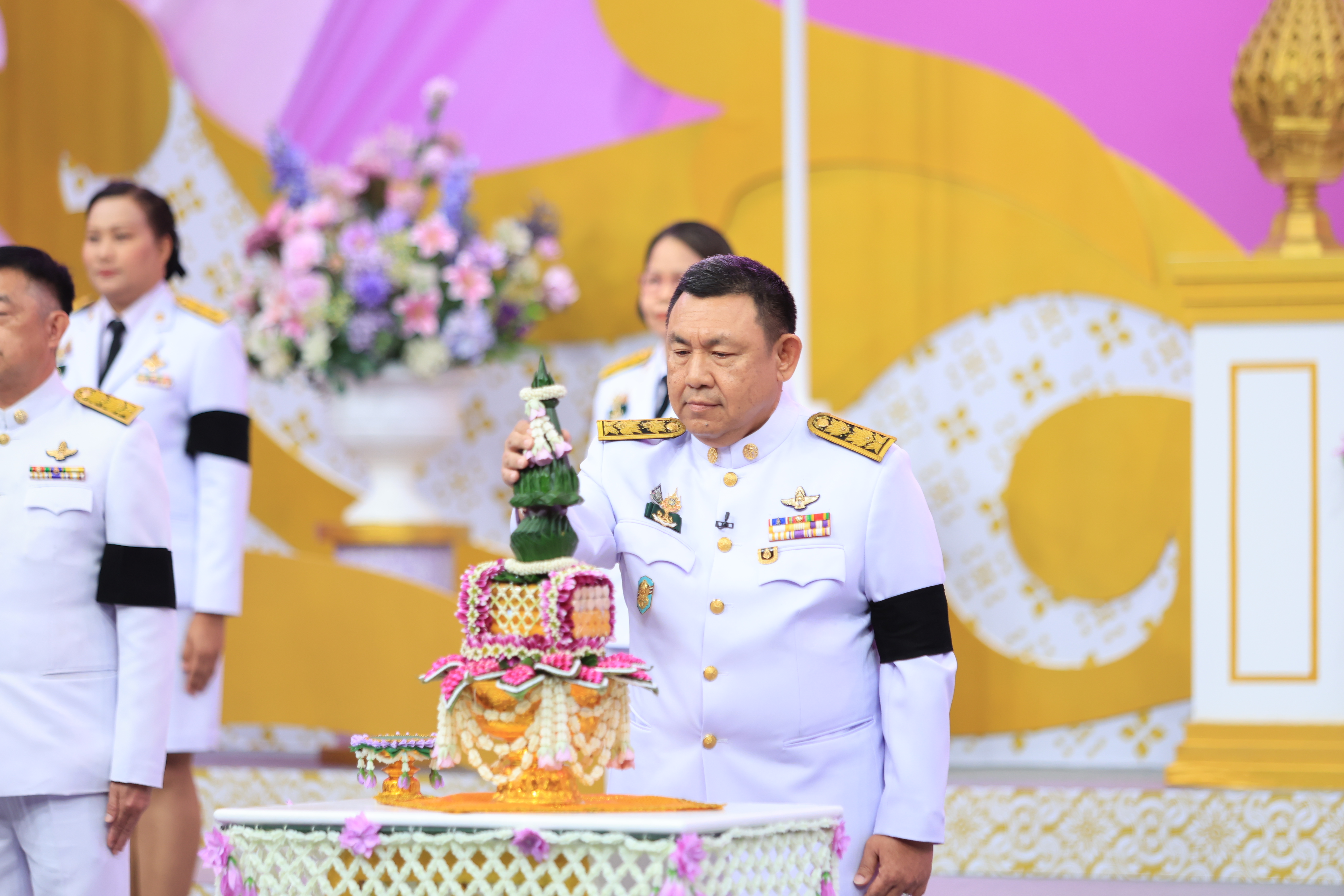title - คณะผู้บริหาร ส.ป.ก. บันทึกเทปถวายพระพรชัยมงคล สมเด็จพระนางเจ้าสุทิดา พัชรสุธาพิมลลักษณ พระบรมราชินี เนื่องในโอกาสวันเฉลิมพระชนมพรรษา 48 พรรษา